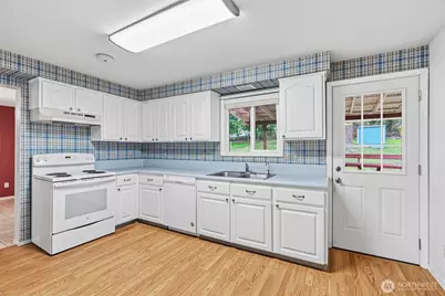 210 Beacon Hill Drive, Longview, WA 98632 - Photo 17