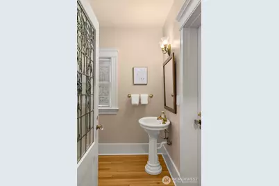1107 Grand Avenue, Seattle, WA 98122 - Photo 13