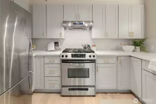 124 Bellevue Ave E, Seattle, WA 98102 - Photo 5