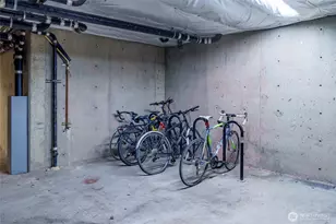 124 Bellevue Ave E, Seattle, WA 98102 - Photo 21