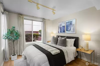 124 Bellevue Avenue E #206, Seattle, WA 98102 - Photo 13