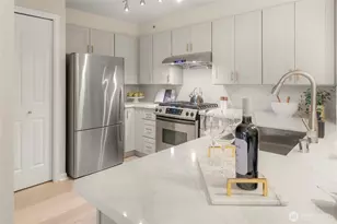 124 Bellevue Ave E, Seattle, WA 98102 - Photo 3