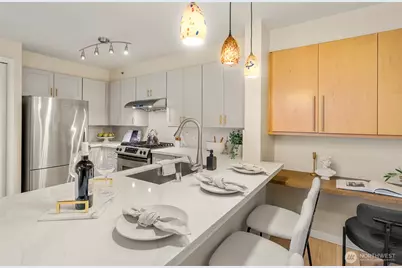 124 Bellevue Avenue E #206, Seattle, WA 98102 - Photo 9