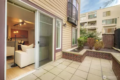 124 Bellevue Avenue E #206, Seattle, WA 98102 - Photo 17