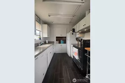 8803 23rd Avenue NE, Seattle, WA 98115 - Photo 7