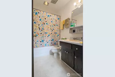 8803 23rd Avenue NE, Seattle, WA 98115 - Photo 27