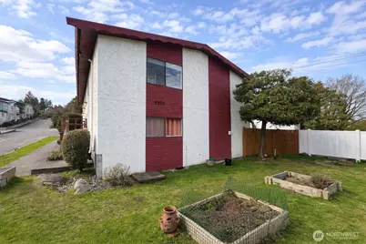 8803 23rd Avenue NE, Seattle, WA 98115 - Photo 3