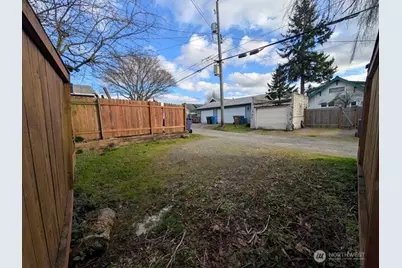 2726 S 14th Street, Tacoma, WA 98405 - Photo 13