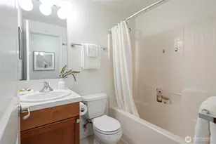 1820 Franklin Ave E, Seattle, WA 98102 - Photo 23