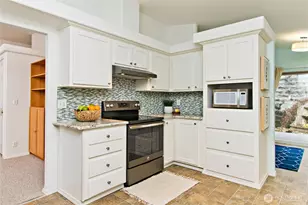 27411 218th Ln SE, Maple Valley, WA 98038 - Photo 11