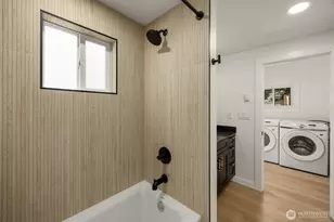 14321 Interlake Ave N, Seattle, WA 98133 - Photo 13