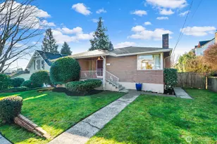 909 N 75th St, Seattle, WA 98103 - Photo 1