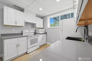 3305 56th St SW, Everett, WA 98203 - Photo 9