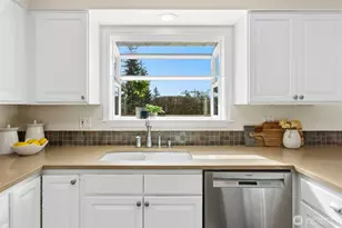 10535 NE 196th St, Bothell, WA 98011 - Photo 11