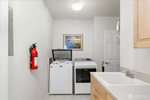 546 Walnut St, Edmonds, WA 98020 - Photo 25