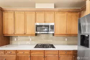 10398 NE 17th St, Bellevue, WA 98004 - Photo 17