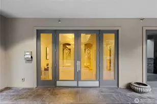 10398 NE 17th St, Bellevue, WA 98004 - Photo 5