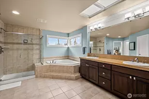 215 Ilwaco Pl SE, Renton, WA 98059 - Photo 17