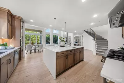 11262 SE 61st Place, Bellevue, WA 98006 - Photo 9