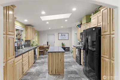 18024 40th Avenue NW, Stanwood, WA 98292 - Photo 3