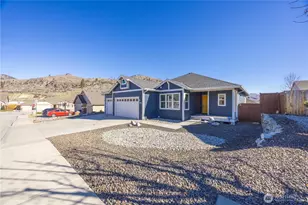 444 Hilltop Pl, Chelan, WA 98816 - Photo 33