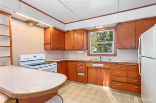 1211 Yew St, Bellingham, WA 98229 - Photo 11