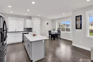 423 205th St SW, Lynnwood, WA 98036 - Photo 11