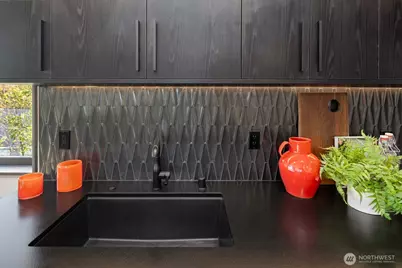 3856 Cascadia Avenue S, Seattle, WA 98118 - Photo 7