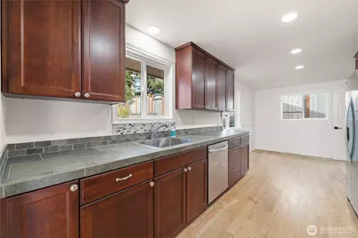 9812 S 212th St, Kent, WA 98031 - Photo 13