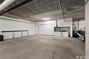 10590 NE 12th St, Bellevue, WA 98004 - Photo 31