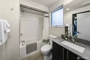 4329 Woodland Park Ave N, Seattle, WA 98103 - Photo 15