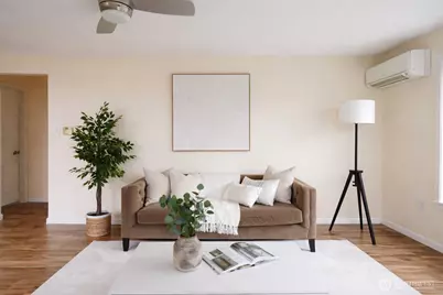 10904 49th Ave S, Tukwila, WA 98178 - Photo 1