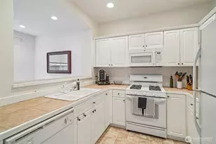 722 239th Ln SE, Sammamish, WA 98074 - Photo 9