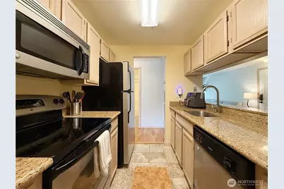 12050 15th Avenue NE #301, Seattle, WA 98125 - Photo 5