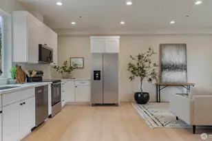 225 106th St SW, Everett, WA 98204 - Photo 5