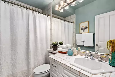 3900 2nd Avenue NE #207, Seattle, WA 98105 - Photo 9