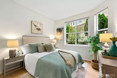 3900 2nd Avenue NE #207, Seattle, WA 98105 - Photo 7