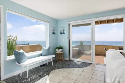 2507 W Beach Road, Oak Harbor, WA 98277 - Photo 5