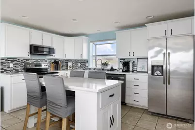 2507 W Beach Road, Oak Harbor, WA 98277 - Photo 7