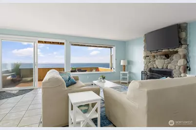 2507 W Beach Road, Oak Harbor, WA 98277 - Photo 3