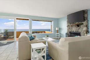 2507 W Beach Rd, Oak Harbor, WA 98277 - Photo 3