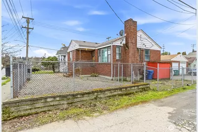 9017 14th Avenue S, Seattle, WA 98108 - Photo 5