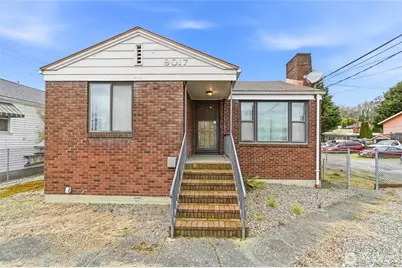 9017 14th Avenue S, Seattle, WA 98108 - Photo 3