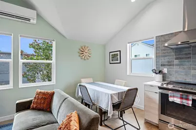 3013 61st Avenue SW, Seattle, WA 98116 - Photo 5