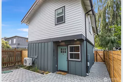 3013 61st Avenue SW, Seattle, WA 98116 - Photo 1