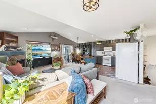 8109 2nd Pl SE, Lake Stevens, WA 98258 - Photo 5