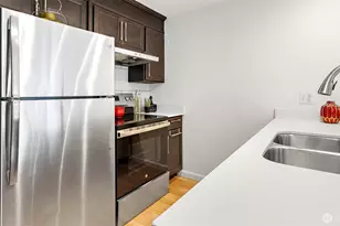 152 SW 200th St, Normandy Park, WA 98166 - Photo 5