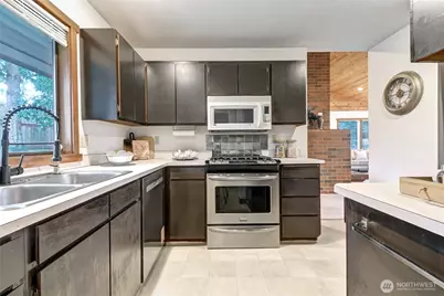 9901 NE 32nd Street, Bellevue, WA 98004 - Photo 7