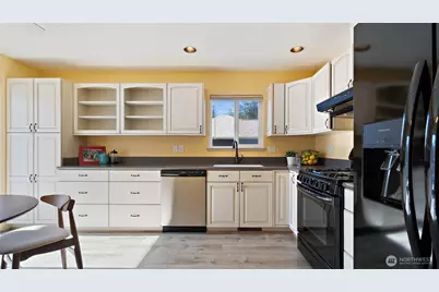 124 W Lippert Drive, Port Orchard, WA 98366 - Photo 11