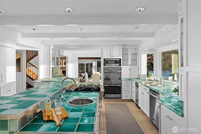 18 Holly Lane, Mercer Island, WA 98040 - Photo 11